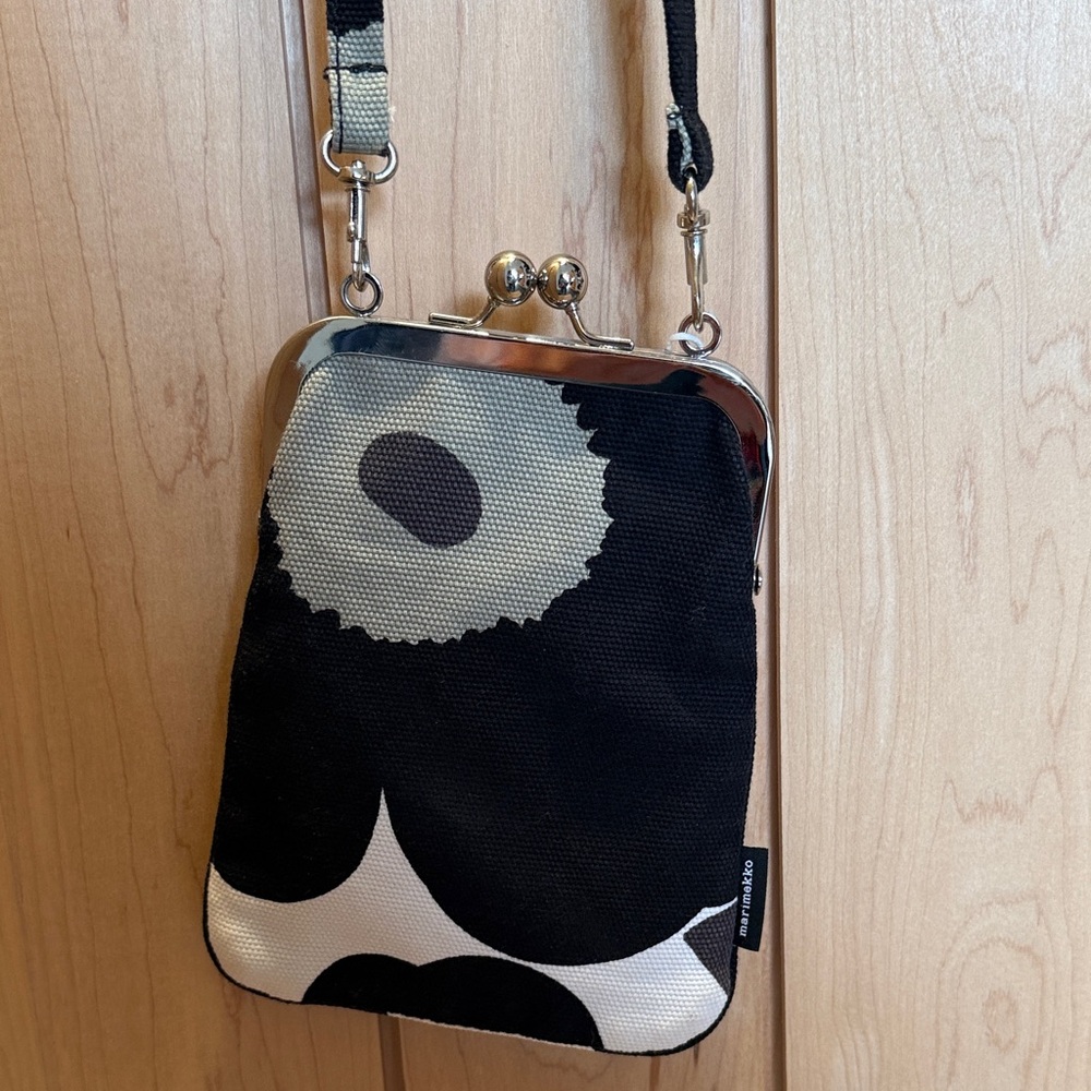 Marimekko Black, White & Olive Unikko Crossbody Pouch - Picture 5 of 9
